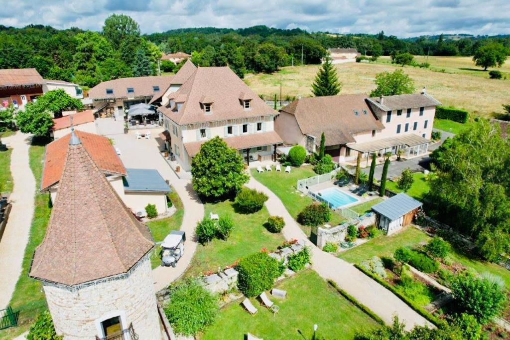 Les Villas Du Domaine De Suzel Vignieu Bagian luar foto