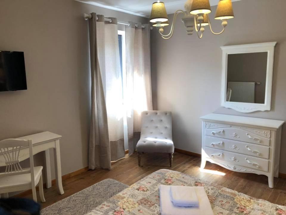 Les Villas Du Domaine De Suzel Vignieu Bagian luar foto