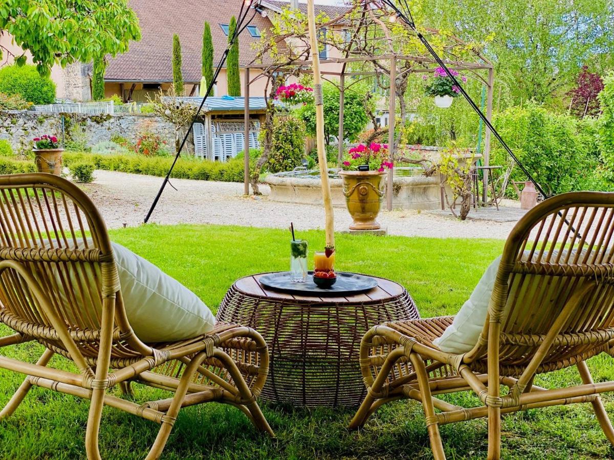 Les Villas Du Domaine De Suzel Vignieu Bagian luar foto